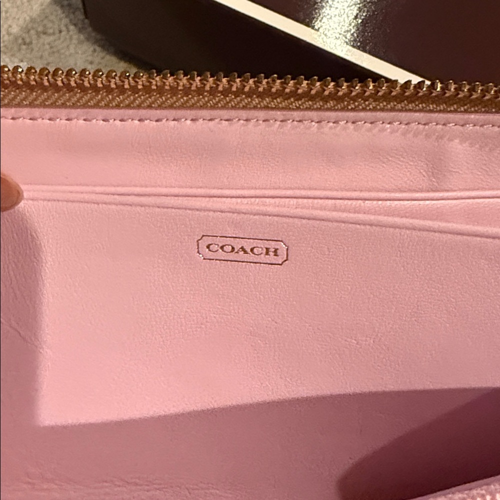 Coach Wallet - Picture 5 of 7